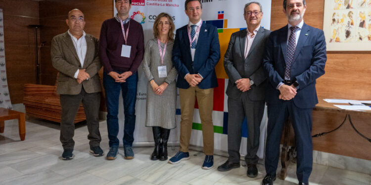 La Alianza COLOURS explora en las torcas de Los Palancares cómo se certifican los servicios ecosistémicos en un laboratorio internacional de cocreación en el campus de Cuenca