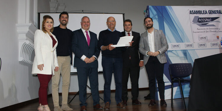 La Asociación de Empresarios de San Clemente y comarca homenajea a José Esteso por su trayectoria 1 La Asociación de Empresarios de San Clemente y comarca homenajea a José Esteso por su trayectoria