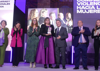 La Asociación de Mujeres Empresarias de Cuenca recibe un reconocimiento por su contribución a la promoción de la igualdad