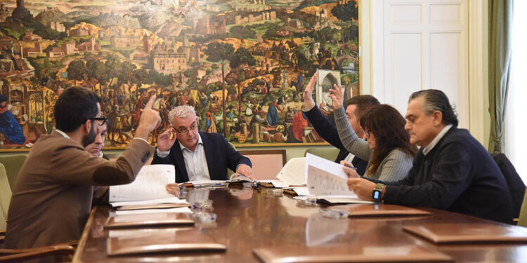 La Diputación de Guadalajara ayuda a 53 pueblos de la provincia a pagar la prestación del servicio de Ayuda a Domicilio