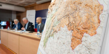 La Diputación de Guadalajara distribuirá 500 mapas provinciales 3D entre ayuntamientos e instituciones como herramienta para la gestión de emergencias