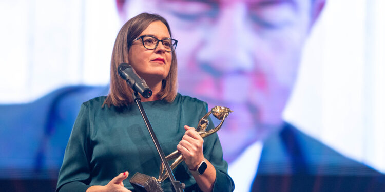 La Federación de Asociaciones de Radio y Televisión de España premia a Page con la Antena de Oro Extraordinaria 1 La Federación de Asociaciones de Radio y Televisión de España premia a Page con la Antena de Oro Extraordinaria