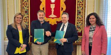 La Fundación Globalcaja Cuenca renueva su convenio para colaborar con los eventos del Teatro Auditorio José Luis Perales