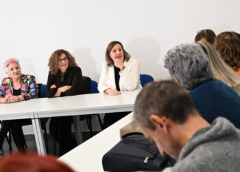 La Junta apoya el desarrollo del polígono industrial de Villanueva de la Torre y remarca su proactividad y participación en las políticas regionales de empleo y formación