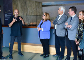 La Junta dota al MUPA de una nueva vitrina con huevos de titanosaurios descubiertos en el yacimiento cretácico de Poyos (Guadalajara)