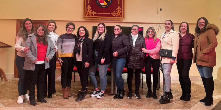 La Junta impulsa la formación de 24 profesionales en San Lorenzo de la Parrilla para cubrir la demanda de la futura residencia