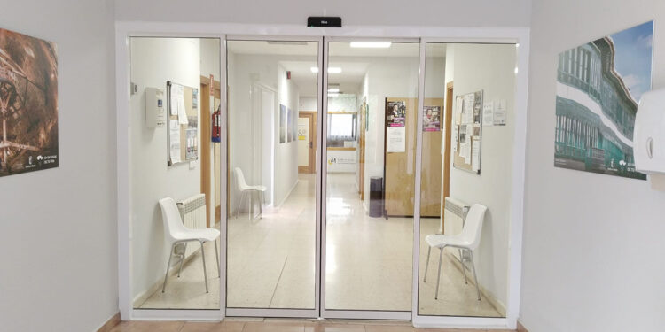 La Junta invierte cerca de 24.000 euros en modernizar y hacer más accesible el centro de mayores de Mota del Cuervo 1 La Junta invierte cerca de 24.000 euros en modernizar y hacer más accesible el Centro de Mayores de Mota del Cuervo