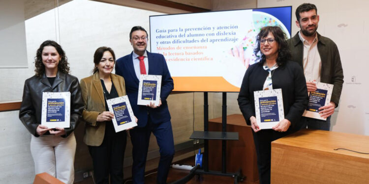 La Junta lanza una guía pionera a nivel nacional para prevenir, detectar y atender de forma temprana y eficaz la dislexia 1 La Junta lanza una guía pionera a nivel nacional para prevenir, detectar y atender de forma temprana y eficaz la dislexia