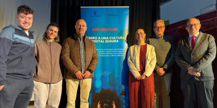 La Junta pone en marcha el ciclo de teatros enfocados en la ciberseguridad y la prevención de conductas de riesgo entre jóvenes