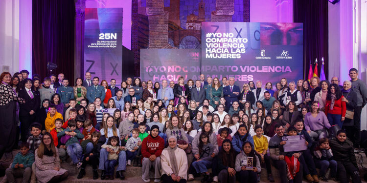 La Junta reconoce a la comunidad educativa y a entidades privadas por su compromiso en favor de una sociedad libre de violencia de género