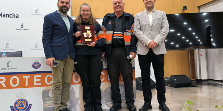 La agrupación de Cabanillas del Campo recibe la Placa de Protección Civil en Castilla-La Mancha