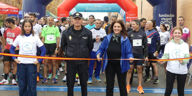 La subdelegada del Gobierno en Guadalajara destaca la cara más solidaria de la Policía Nacional en la Ruta 091