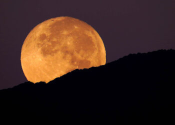 La superluna de este miércoles es la mayor del año, un 8% más grande y un 16% más brillante