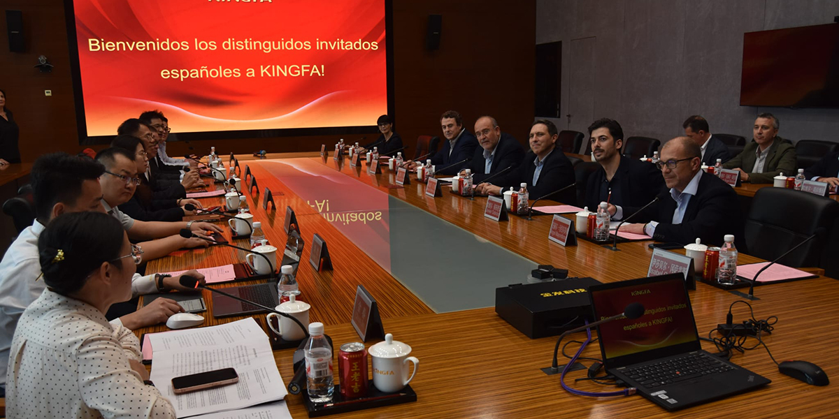 Martínez Chana anuncia la próxima licitación de la subestación eléctrica de Montalbo en 2026 para propiciar nuevos proyectos empresariales en la comarca 2 Martínez Chana anuncia la próxima licitación de la subestación eléctrica de Montalbo en 2026 para propiciar nuevos proyectos empresariales en la comarca