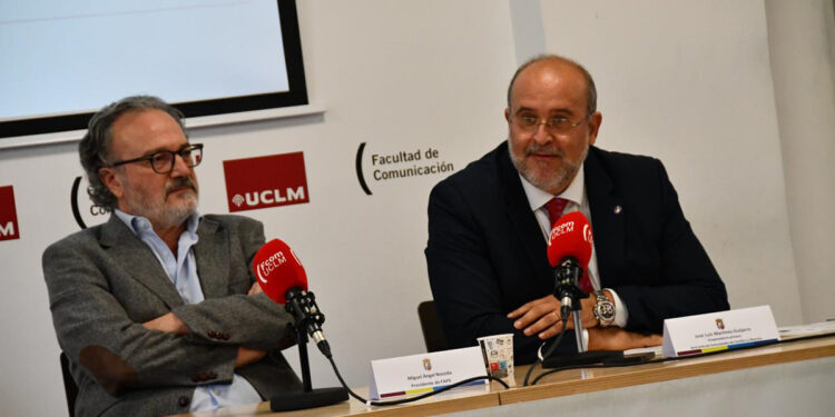 Martínez Guijarro apela a la información periodística veraz como garante de la soberanía y alerta de bulos y desinformación en redes sociales