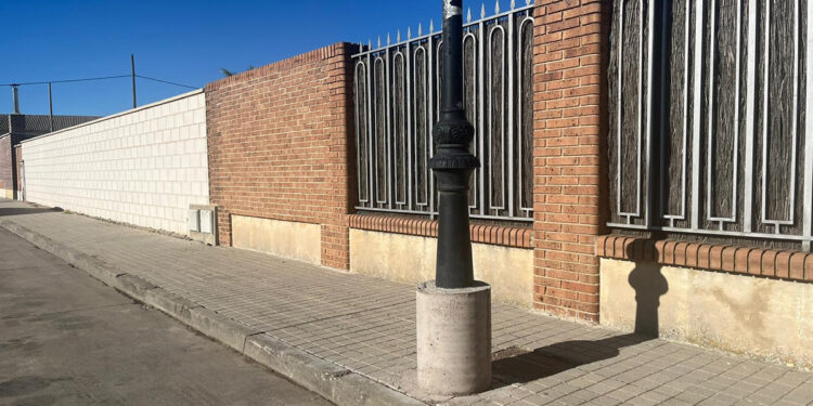 Más de 50 farolas reparadas para mejorar la seguridad y el servicio de iluminación en Yunquera