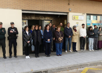 Minuto de silencio en la Subdelegación del Gobierno de Guadalajara por el asesinato machista de una mujer en Zaragoza 8 Minuto de silencio en la Subdelegación del Gobierno de Guadalajara por el asesinato machista de una mujer en Zaragoza