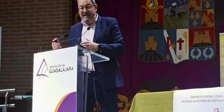 Robles destaca el fortalecimiento del municipalismo y de las entidades locales menores que recoge la reforma del Estatuto de Autonomía