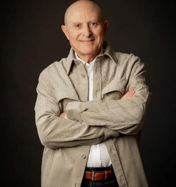 Rodolfo del Hoyo presenta en la RACAL su novela “La última carta de Práxedes Utiel”