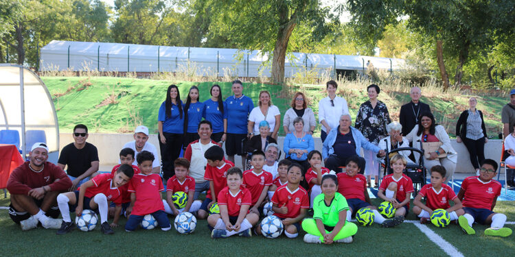 Sin Fronteras y Guadalajara CF firman un convenio para mejorar la inclusión a través del deporte durante esta temporada 1 Sin Fronteras y Guadalajara CF firman un convenio para mejorar la inclusión a través del deporte durante esta temporada