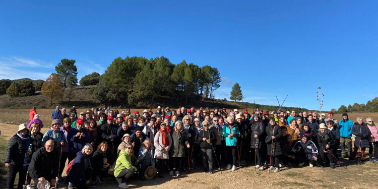 Sotos acoge la última ruta senderista para personas mayores de 2025