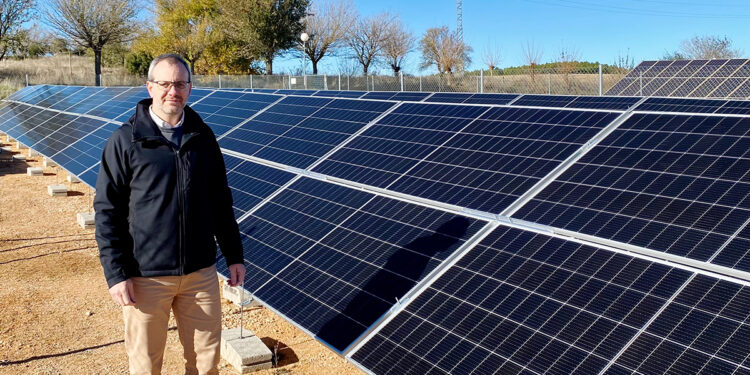 Villaescusa de Haro impulsa la independencia energética con un ambicioso proyecto de energías limpias a través del Programa DUS 5000