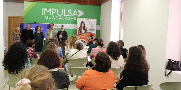 Visual Merchandiser, el primero de los talleres formativos organizado por FEDECO para este 2025 1 Visual Merchandiser, el primero de los talleres formativos organizado por FEDECO para este 2025