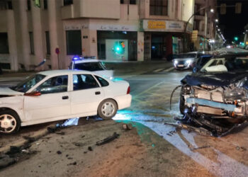 Accidente con heridos en Cuatro Caminos Dos vehículos chocan en el cruce de Hurtado de Mendoza en Cuenca