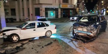 Accidente con heridos en Cuatro Caminos Dos vehículos chocan en el cruce de Hurtado de Mendoza en Cuenca