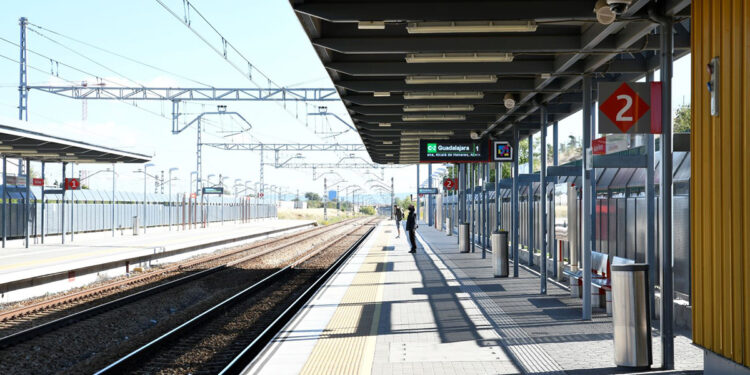 Adif completa la renovación del sistema de gestión de tráfico y de señalización en las líneas del Corredor del Henares