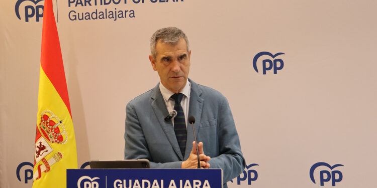 Antonio Román defiende el Plan de Apoyo a los Autónomos de Feijóo, del que se beneficiarían más de 16.000 trabajadores de Guadalajara