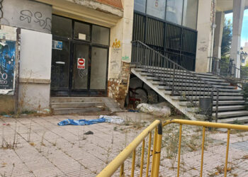 Barambio denuncia que el abandono de la Plaza de España obliga a trasladar actos tradicionales de la Navidad en Cuenca