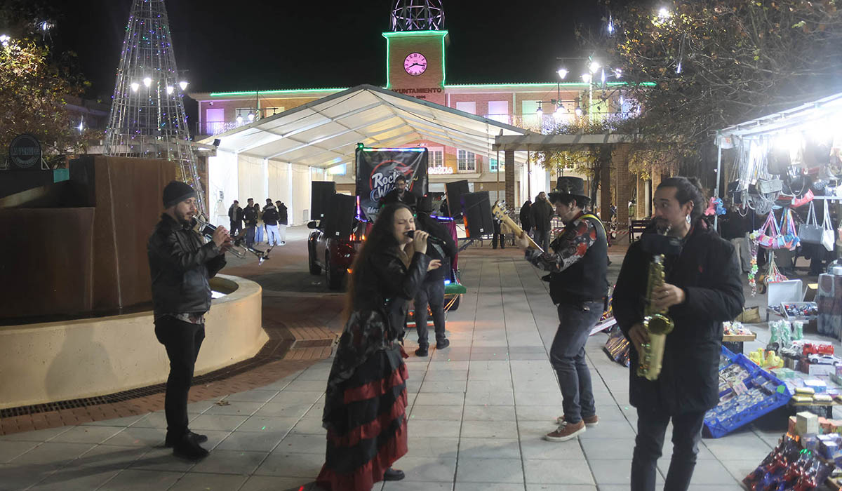 Cabanillas estrena su “VI Mercado Navideño de Fantasía”, con más de 20 puestos, artesanía local y mucho rock