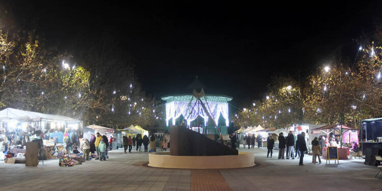 Cabanillas estrena su “VI Mercado Navideño de Fantasía”, con más de 20 puestos, artesanía local y mucho rock