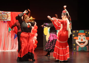 Caminando «montó el circo» en su Gala de Navidad 2025 en Cabanillas