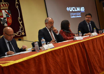 Castilla-La Mancha invierte casi diez puntos más que la media nacional por cada alumno universitario