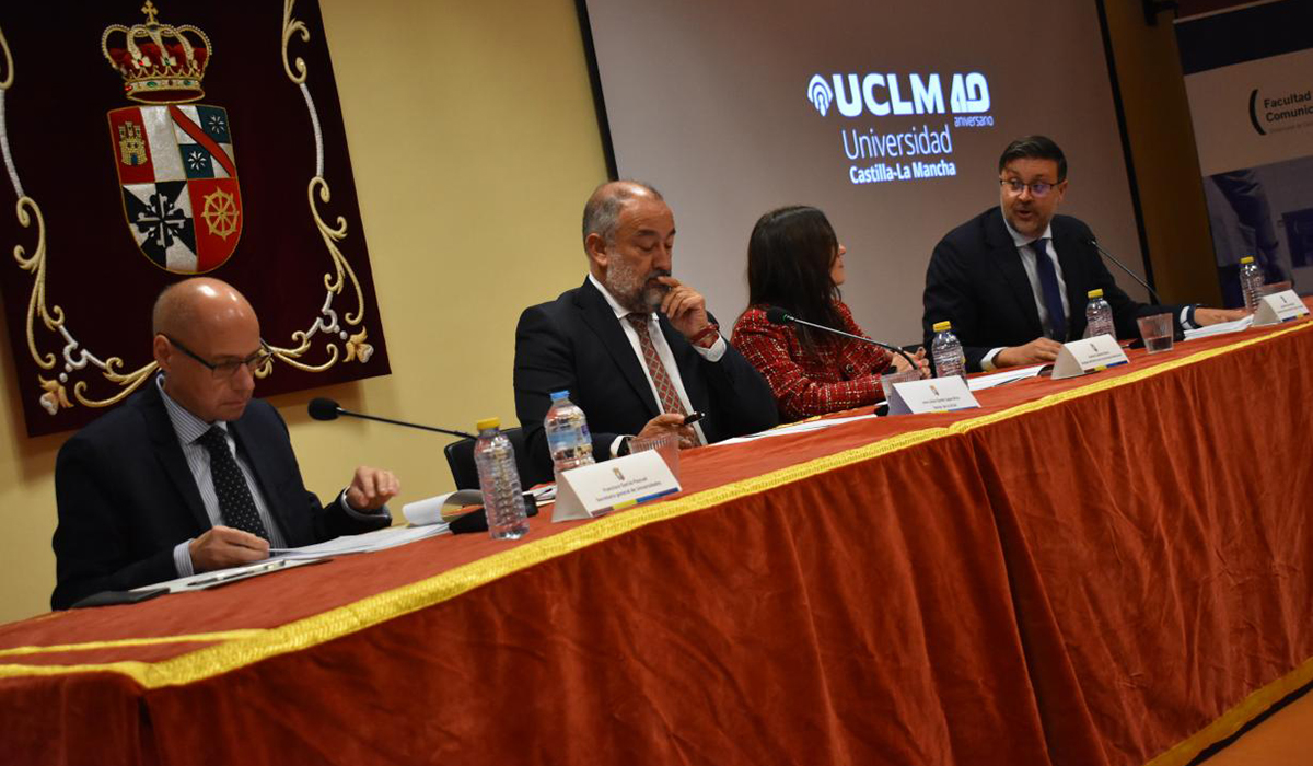 Castilla-La Mancha invierte casi diez puntos más que la media nacional por cada alumno universitario 2 Castilla-La Mancha invierte casi diez puntos más que la media nacional por cada alumno universitario