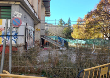 Cuenca en Marcha denuncia la parálisis total en la rehabilitación del edificio del Mercado y alerta del deterioro del entorno urbano Cuenca en Marcha denuncia la parálisis total en la rehabilitación del edificio del Mercado y alerta del deterioro del entorno urbano