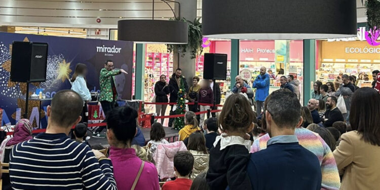 El Mago Ráferty abre las actuaciones de magia del Mirador que hoy continúan con Juanjo Barón