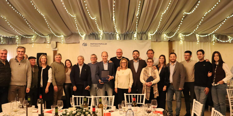 El PP de Guadalajara reconoce el gran trabajo de los alcaldes y alcaldesas que llevan más de 25 años de servicio público por nuestra provincia 1 El PP de Guadalajara reconoce el gran trabajo de los alcaldes y alcaldesas que llevan más de 25 años de servicio público por nuestra provincia