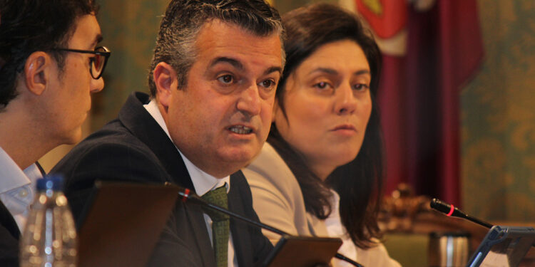 El PP en el Ayuntamiento de Cuenca defiende a los trabajadores del Servicio Municipal de Aguas y vota en contra de una liquidación mal planteada