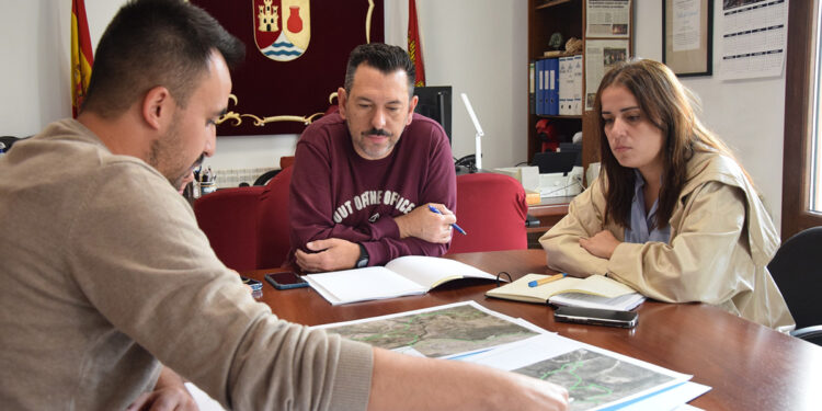 El Plan de Sostenibilidad Turística en Destino del Valle del Cabriel dotará de puntos de recarga para vehículos eléctricos a seis localidades conquenses