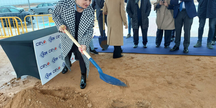 En marcha un nuevo proyecto empresarial en el poligono de Tortola de Henares 1