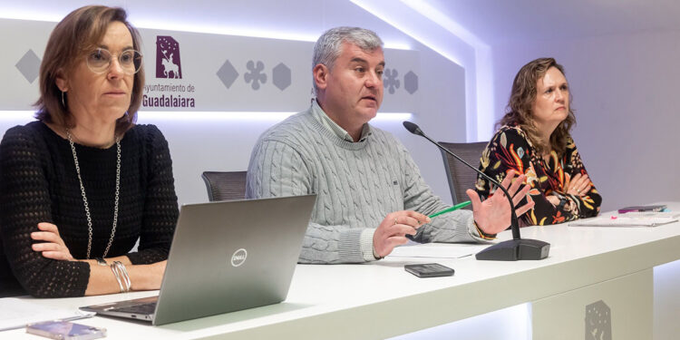 Esteban asegura que el procedimiento urbanístico para resolver la falta de solicitud de licencia de las gradas del Escartín se realizó con “máxima diligencia y en comunicación con el Club”