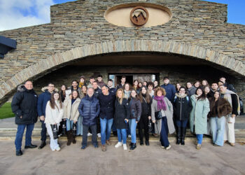 Estudiantes de la Universidad de Alcalá recorren el patrimonio vitivinícola de Cogolludo y prueban vinos en Finca Río Negro