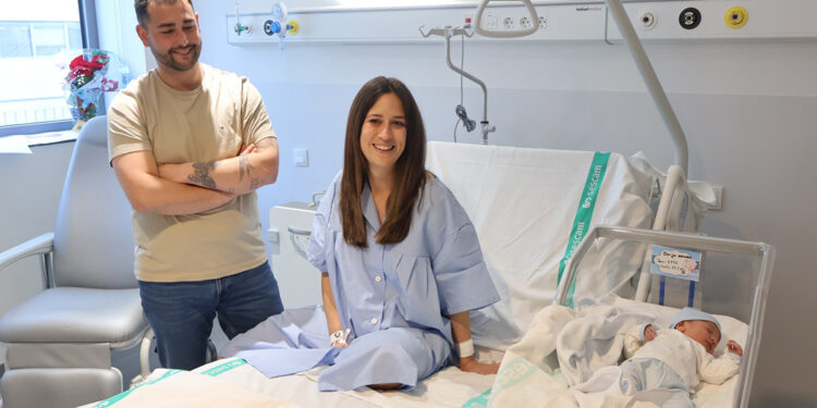 Borja González, el primer bebé nacido en el Hospital Universitario de Cuenca e Irene Romeral, la recién nacida que cerró el “Virgen de la Luz” 1 Borja. Primer bebé nacido en el Hospital Universatario de Cuenca.