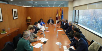 Gobierno regional, sindicatos, patronales y enseñanza privada-concertada firman un acuerdo para las jubilaciones parciales del profesorado