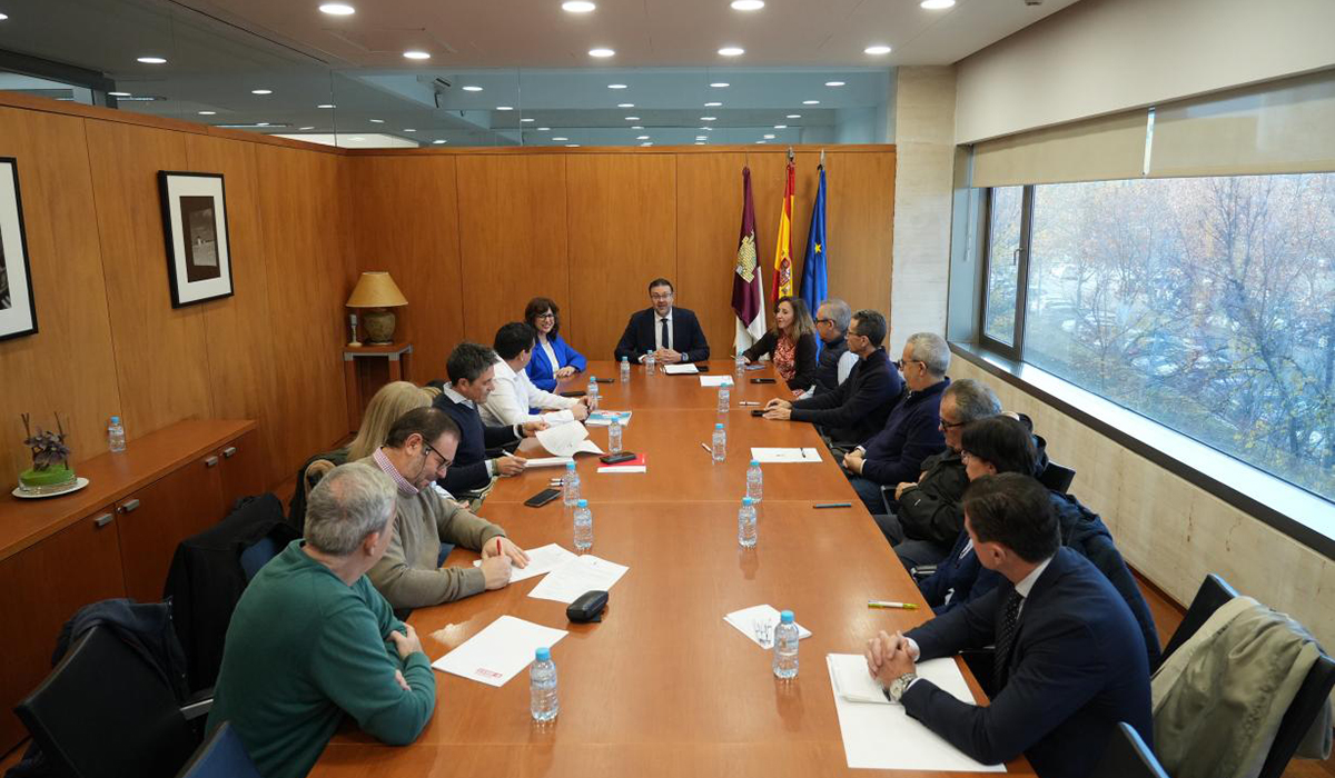 Gobierno regional, sindicatos, patronales y enseñanza privada-concertada firman un acuerdo para las jubilaciones parciales del profesorado 2 Gobierno regional, sindicatos, patronales y enseñanza privada-concertada firman un acuerdo para las jubilaciones parciales del profesorado