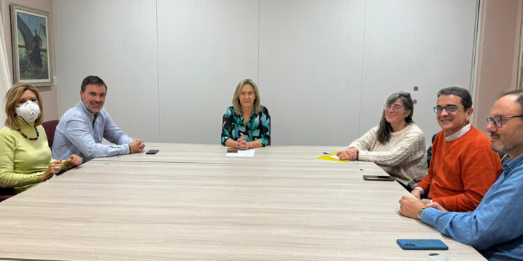 Guarinos se reúne con la Asociación de afectados por Síndrome de Fatiga Crónica y Sensibilidad Química Múltiple para avanzar en soluciones 1 Guarinos se reúne con la Asociación de afectados por Síndrome de Fatiga Crónica y Sensibilidad Química Múltiple para avanzar en soluciones