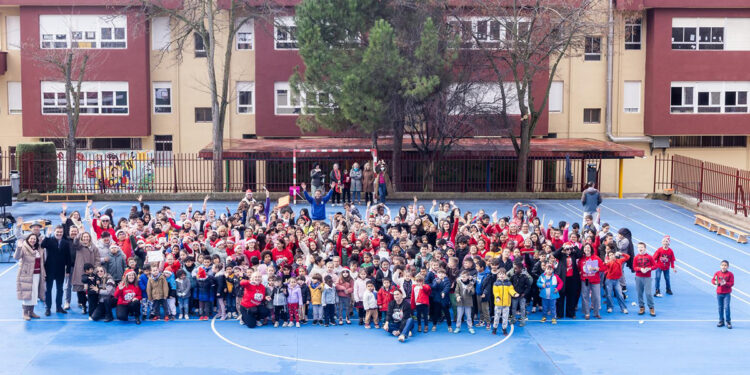 Guarinos visita el colegio Balcón del Tajo tras las mejoras en pintura y participa en el Festival de Navidad 1 Guarinos visita el colegio Balcón del Tajo tras las mejoras en pintura y participa en el Festival de Navidad